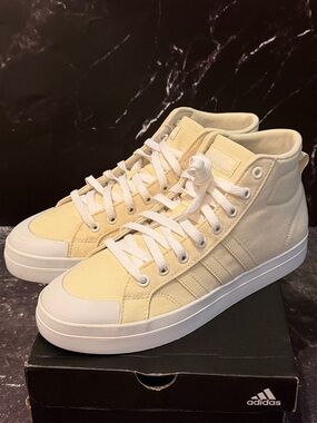 Adidas Women’s Bravada Mid Skateboarding shoes Size 9 Wonder White Cream color